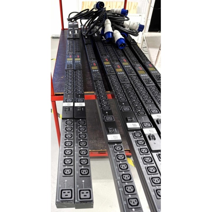 APC RACK-PDU 32A 21xC13 3xC19 
